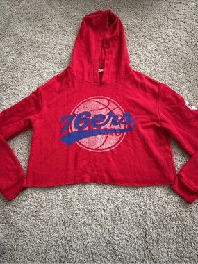 Philadelphia 76ers Cropped Hoodie Red Distressed Logo Fits M/L